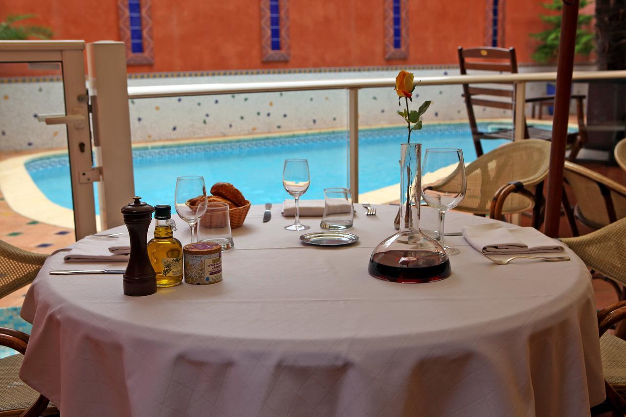 Logis Hotel Restaurant De La Paix Lodève المظهر الخارجي الصورة