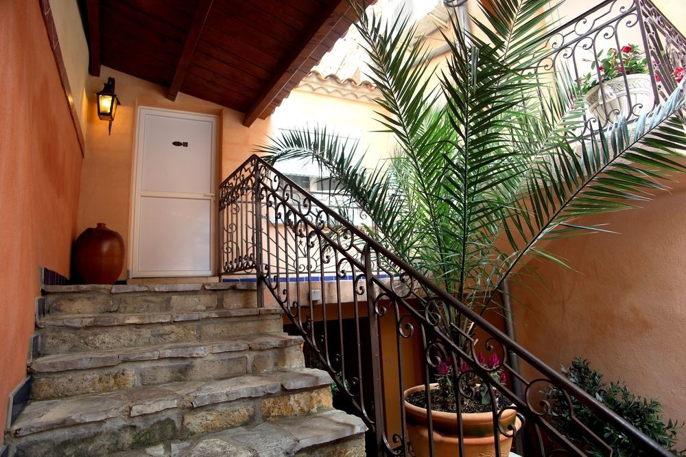 Logis Hotel Restaurant De La Paix Lodève المظهر الخارجي الصورة
