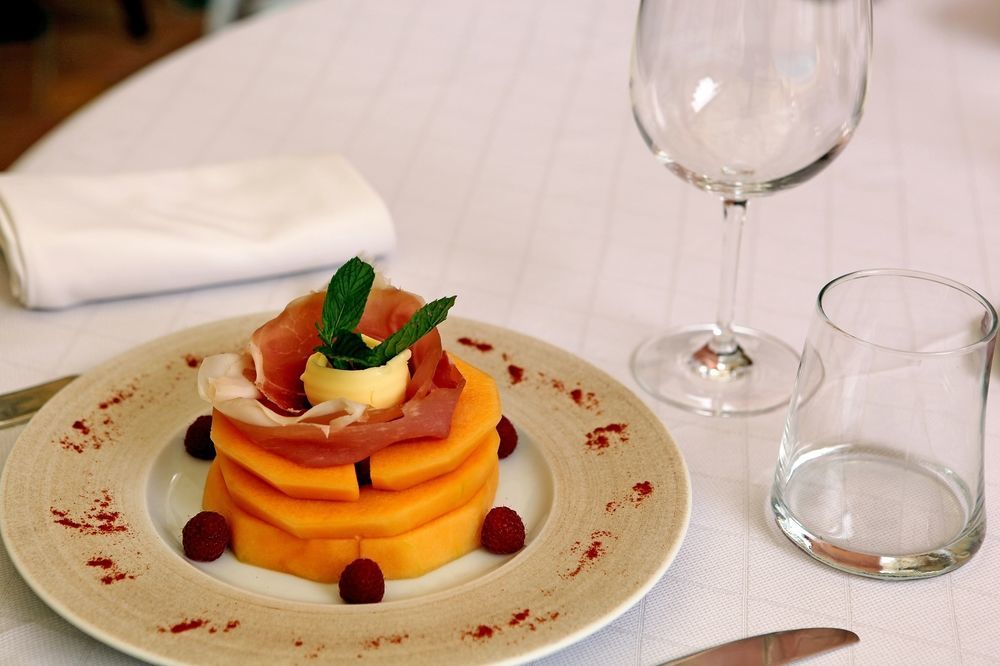 Logis Hotel Restaurant De La Paix Lodève المظهر الخارجي الصورة