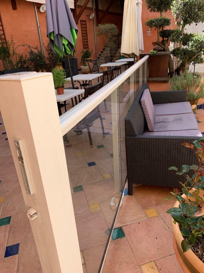 Logis Hotel Restaurant De La Paix Lodève المظهر الخارجي الصورة